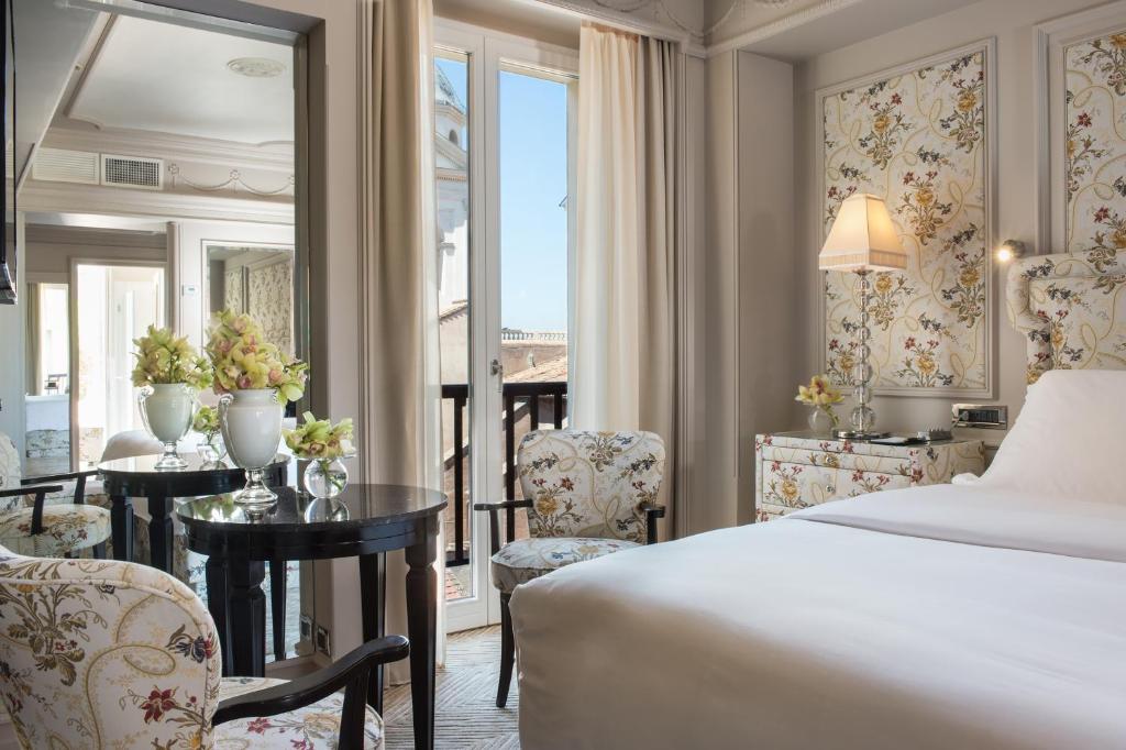 Vista de habitación de lujo del hotel Hassler de Roma