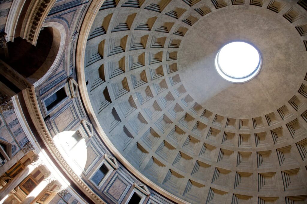 Óculo del Panteón de Roma visto desde el interior