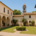 Patio claustro convento alojamiento en Roma